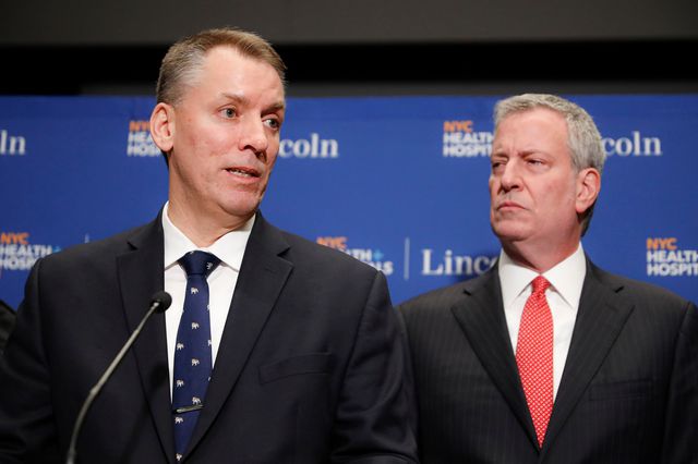Commissioner Dermot Shea and Mayor de Blasio at a news conference in February following two police-involved shootings